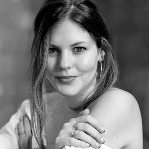 Meet your Posher, Valeria